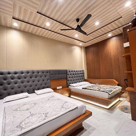 Pallav Guest House Ujjain Bagian luar foto