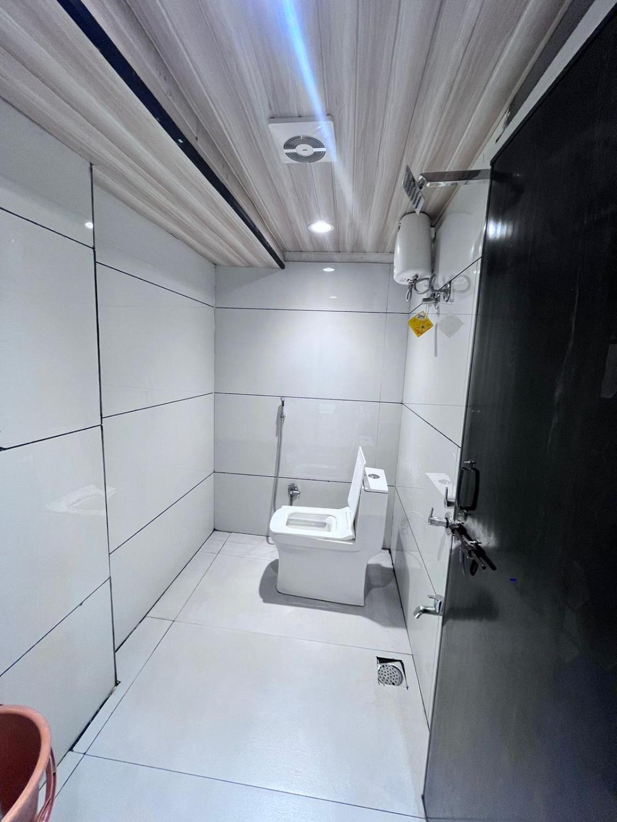 Pallav Guest House Ujjain Bagian luar foto