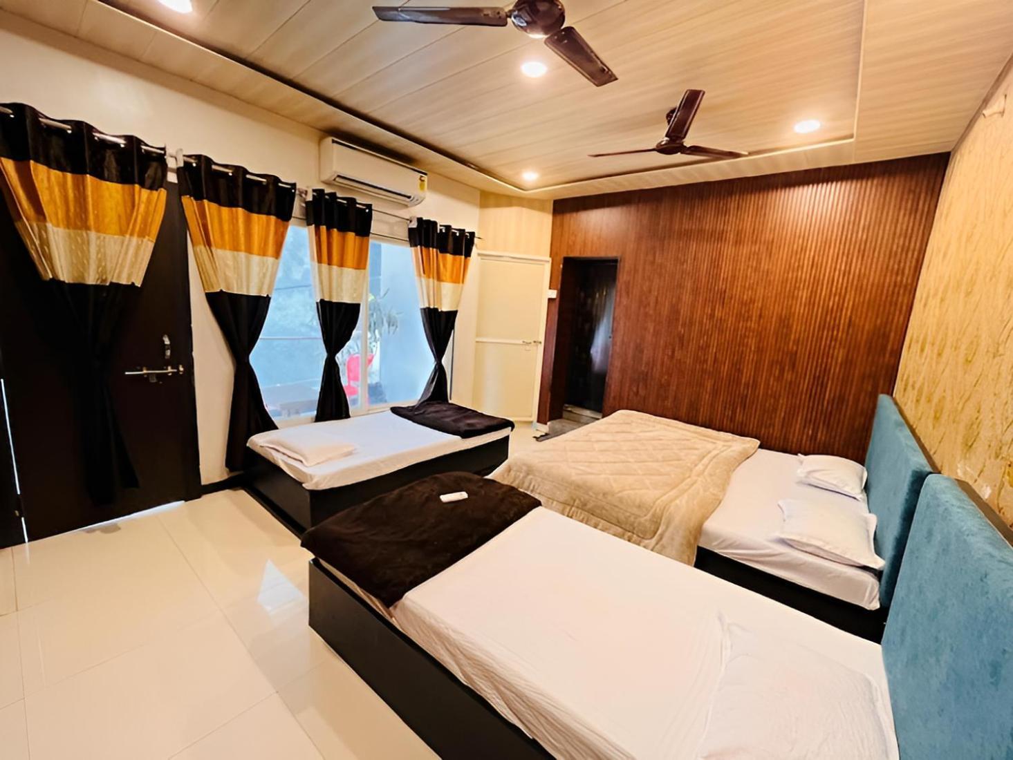 Pallav Guest House Ujjain Bagian luar foto