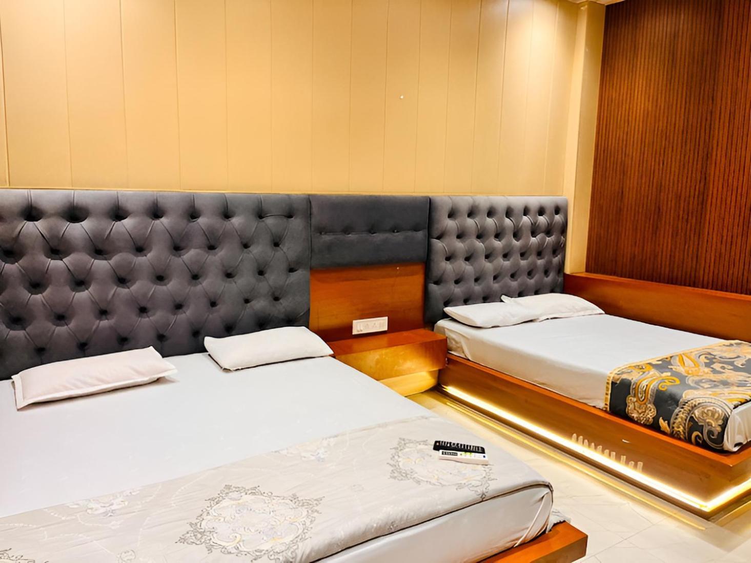 Pallav Guest House Ujjain Bagian luar foto